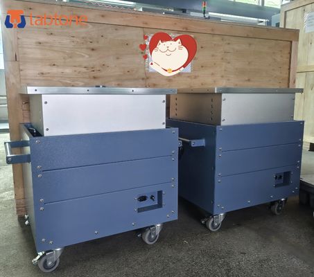 Mechanische schudtafel voor trillingstesten van elektronische componenten met een frequentiebereik van 5-80 Hz en een maximale belasting van 50 kg